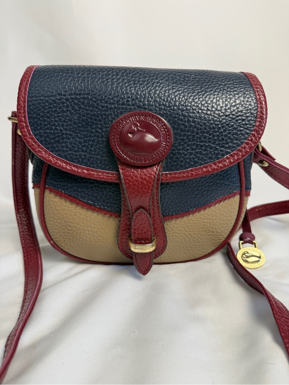 Dooney and Bourke Teton Vintage saddle bag RARE - Picture 1 of 9